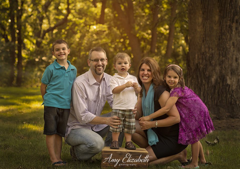 Family of Five Backyard Session – St Louis Missouri