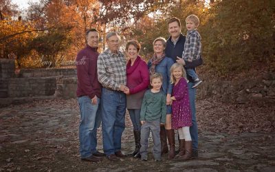 Extended Family Pictures at Sylvan Springs Park – St. Louis Photographer