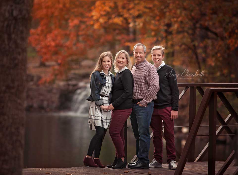 family with fall colors watson trails park st. louis photographer
