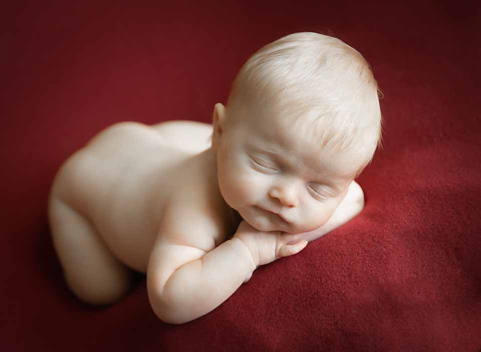 st louis cardinals fan newborn photographer
