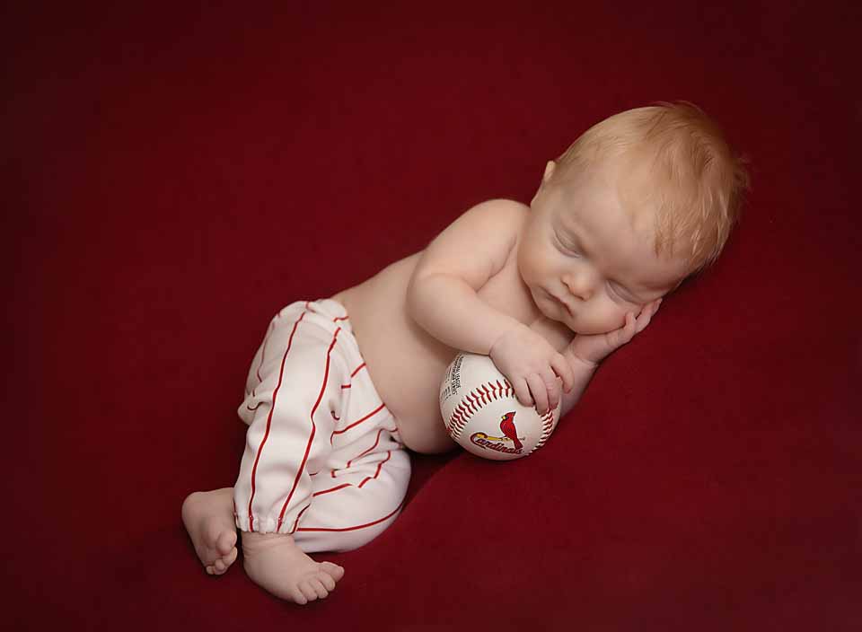 st louis cardinals fan newborn photographer