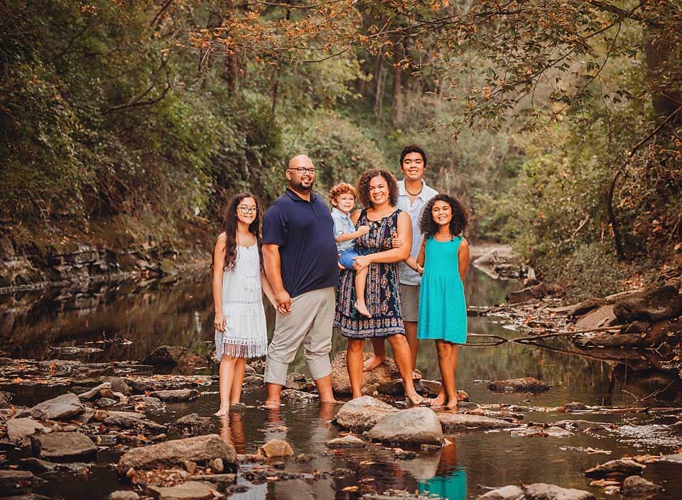 creek family session st louis photographer
