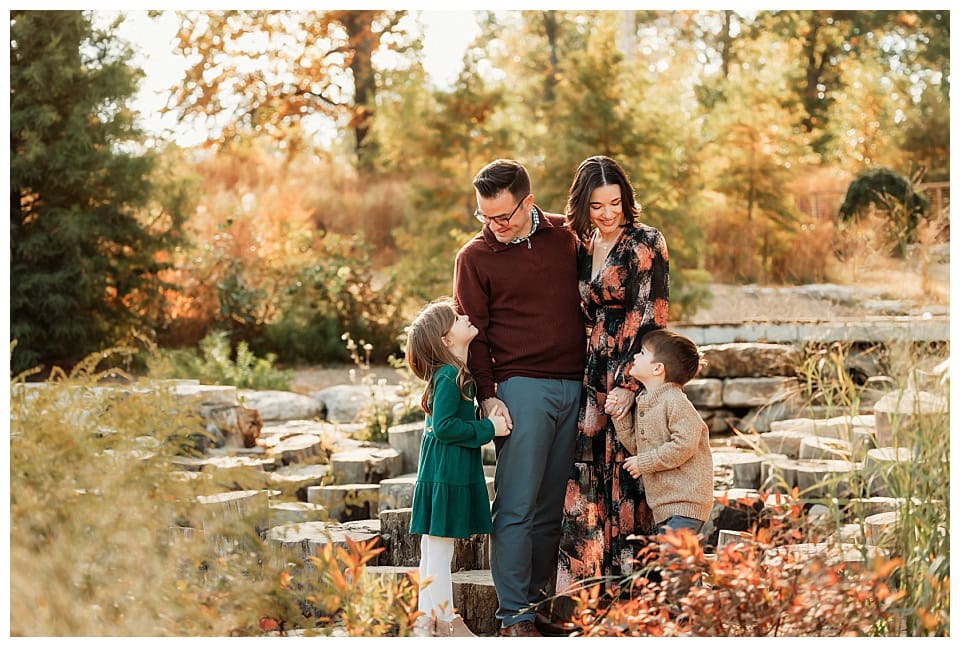 Amy Elizabeth Photography St. Louis_3757 what to wear for family pictures fall family session St. Louis