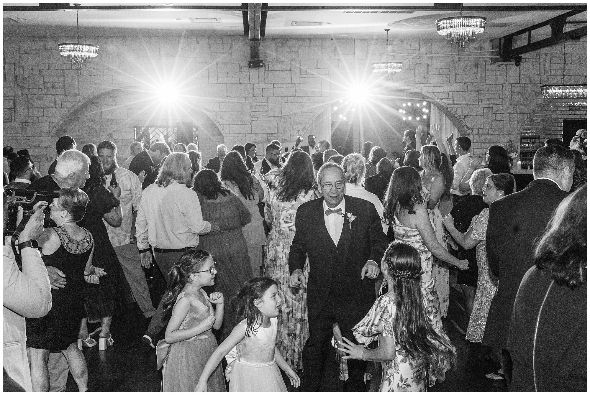 St. Louis wedding photographer near me