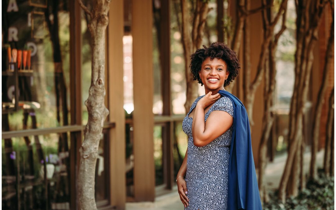 Cap & Gown Graduation Pictures – St. Louis Area Photographer